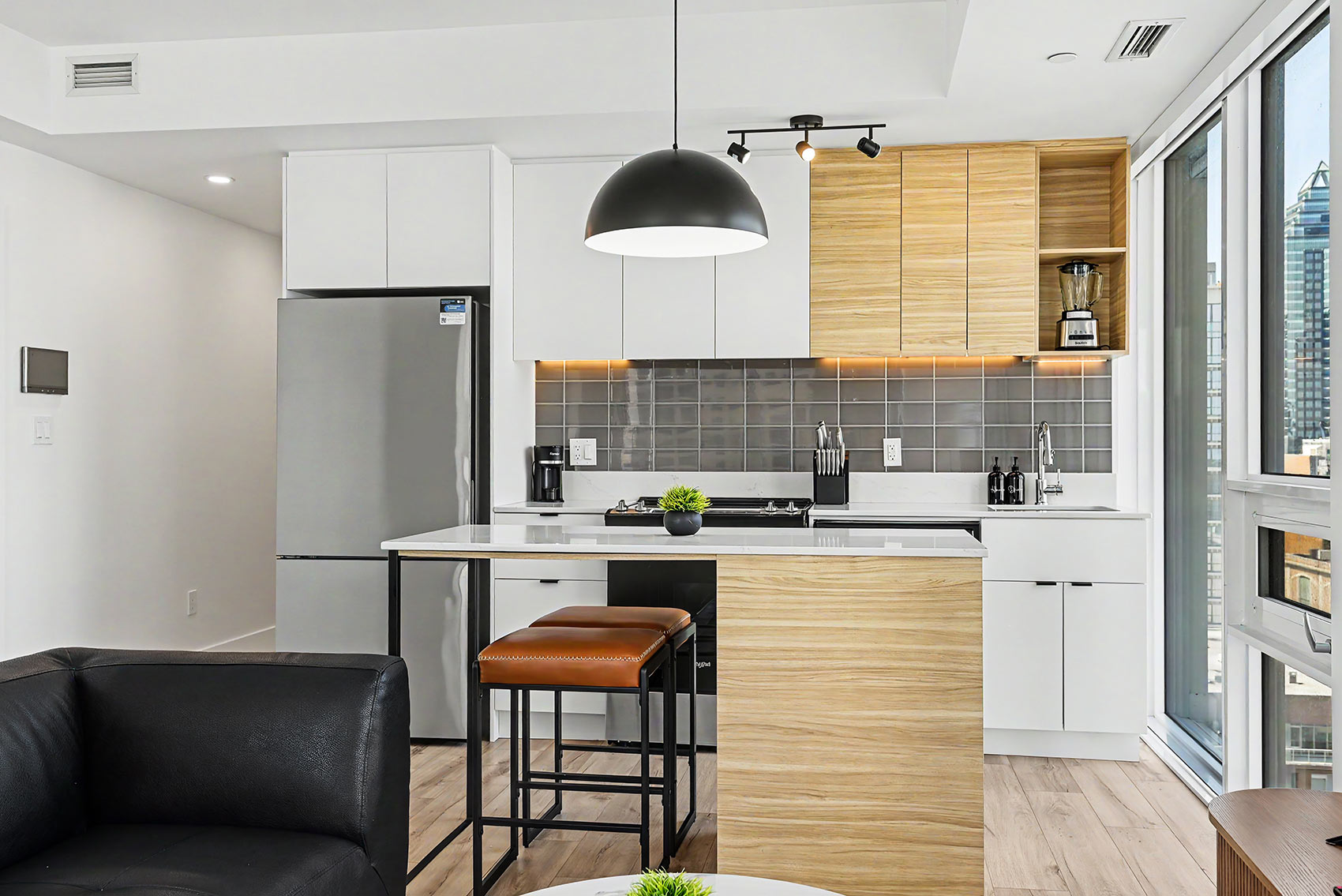 010 Duo Toned Cabinetry