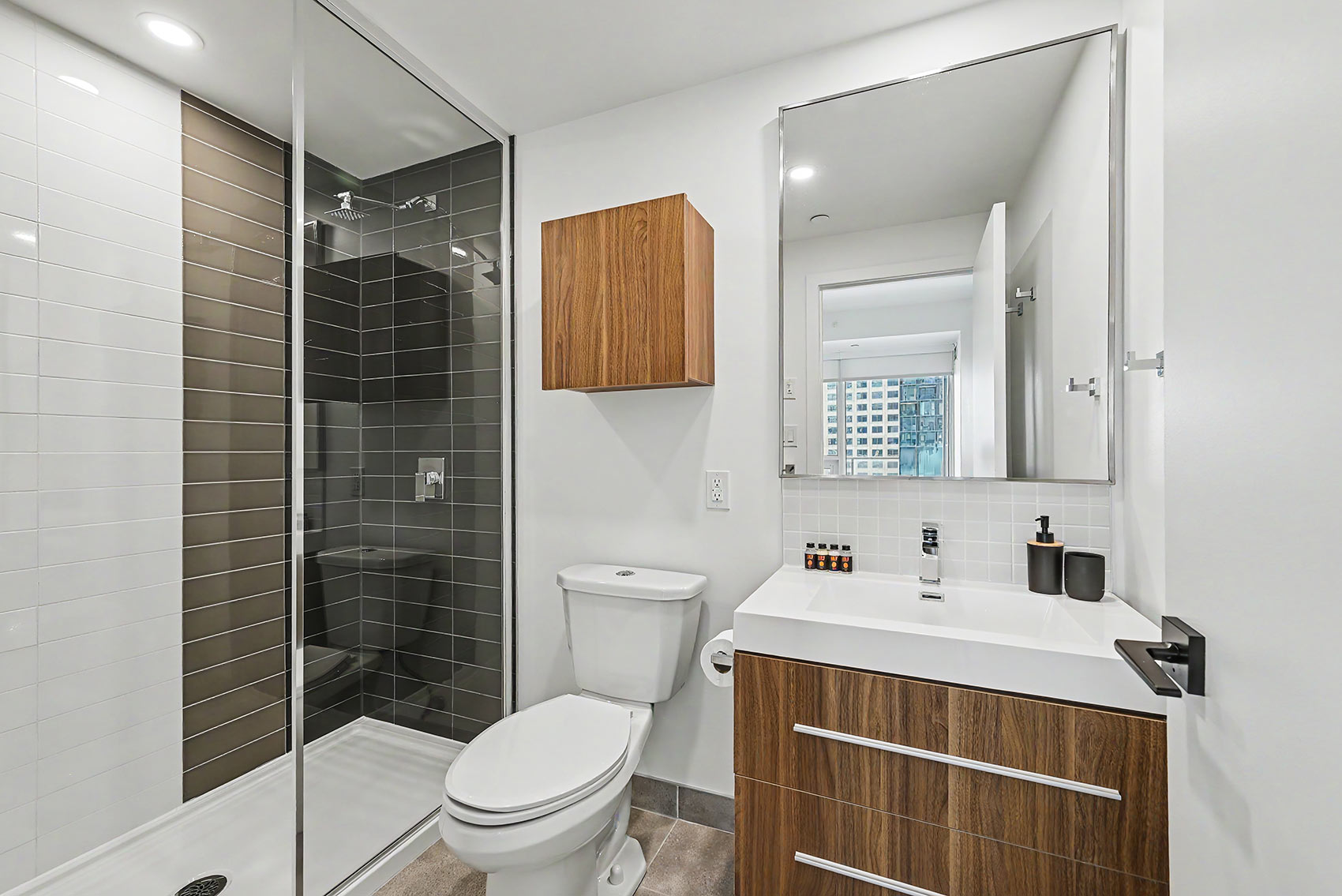 014 The Ensuite
